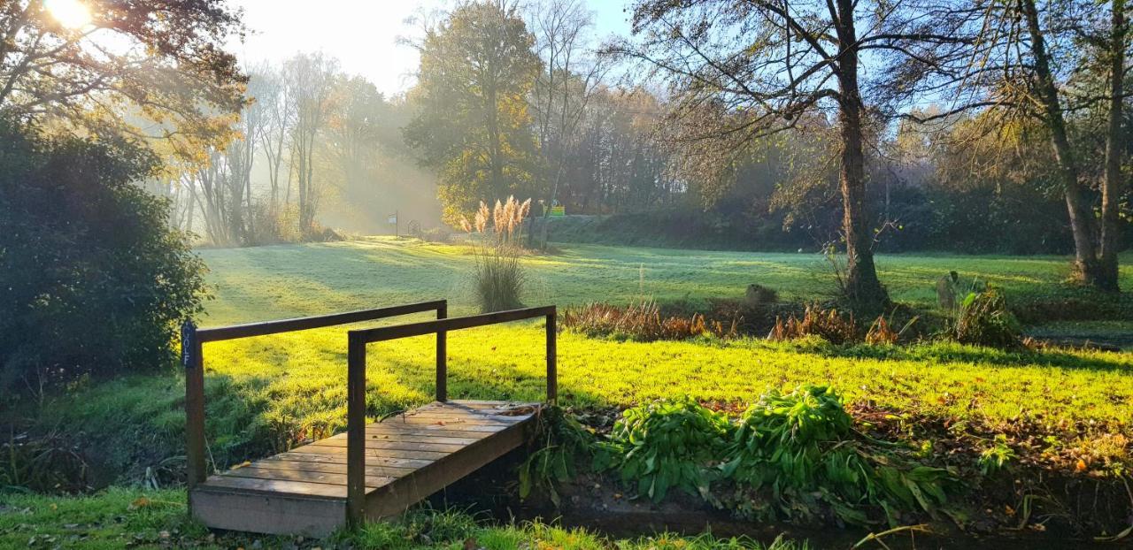 Le Vieux Moulin Gites - A Charming Stone Cottage With Garden View And Seasonal Pool Guegon Bagian luar foto